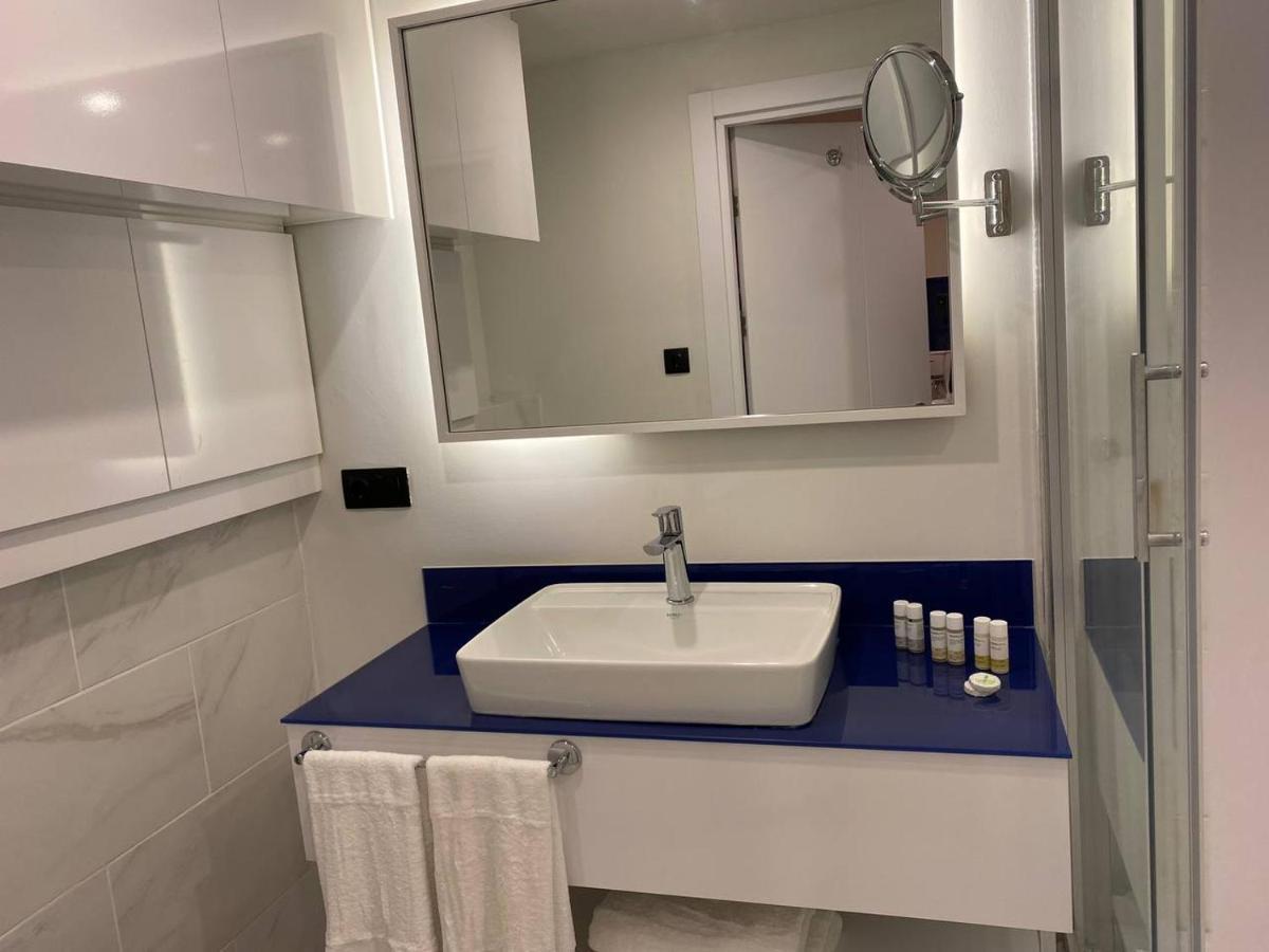 Orbi City Luxury Studio Harbour And Sea View Batumi Bagian luar foto